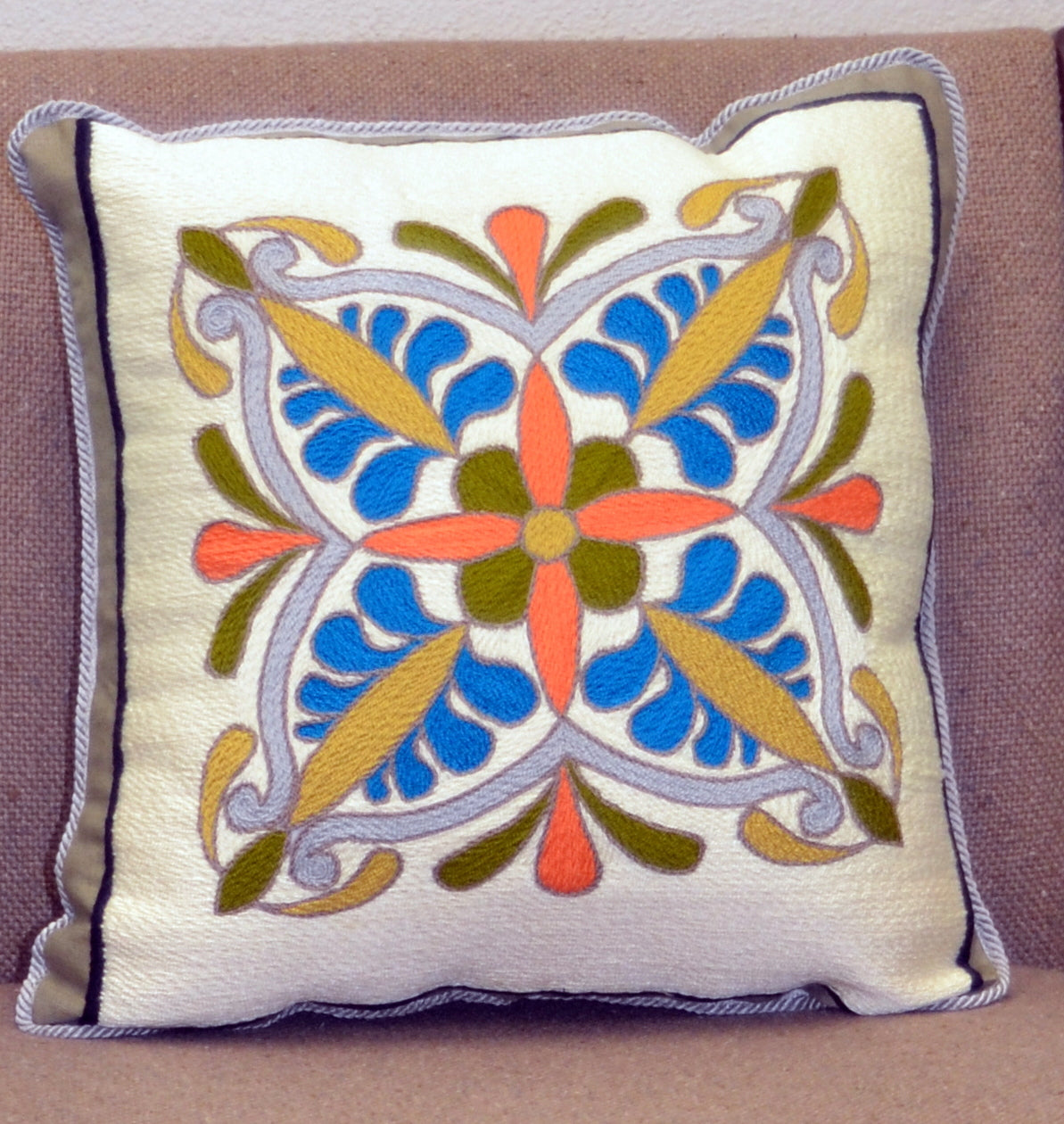 Linen Pillow (Sage Green)