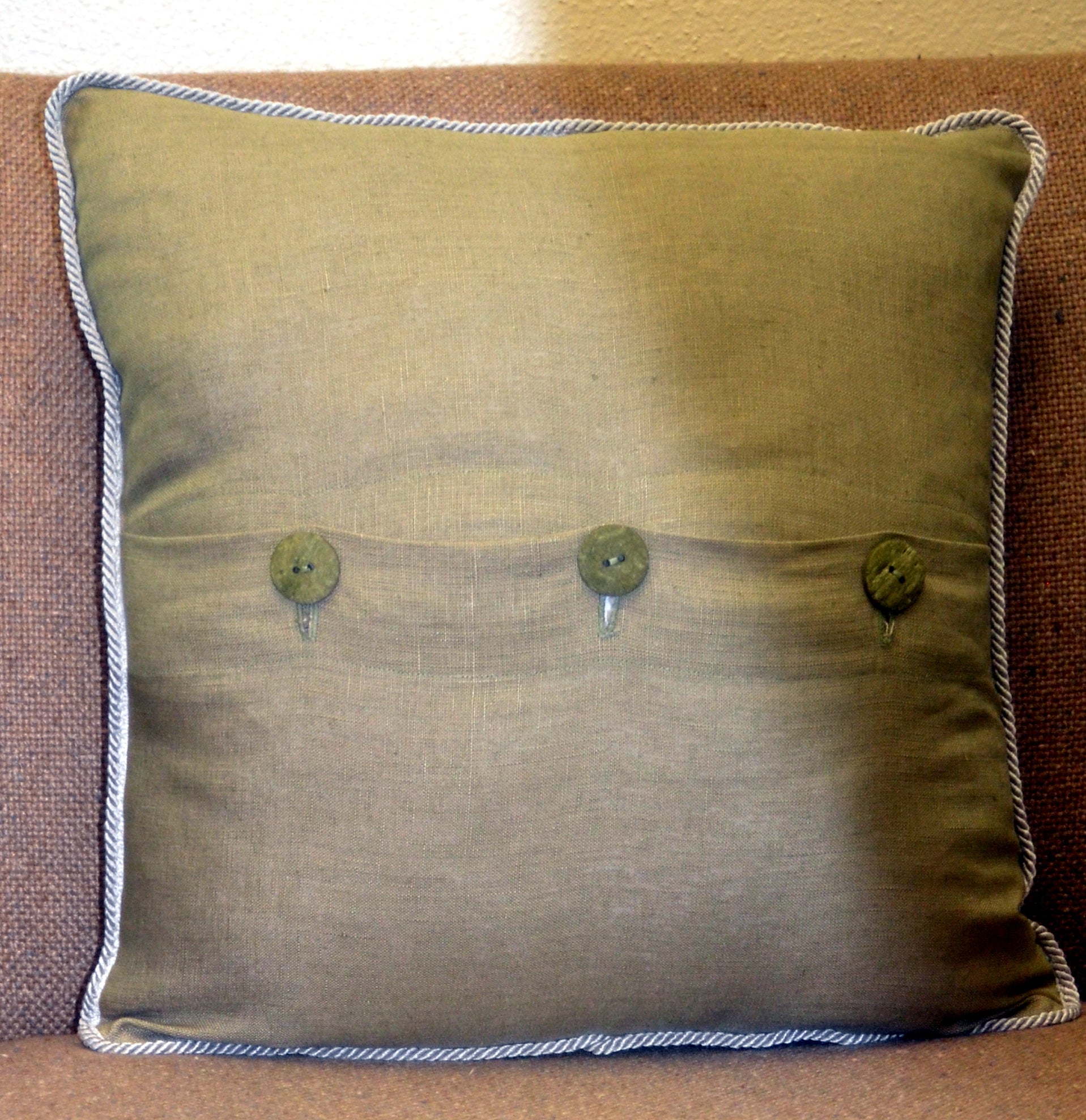 Linen Pillow (Sage Green)