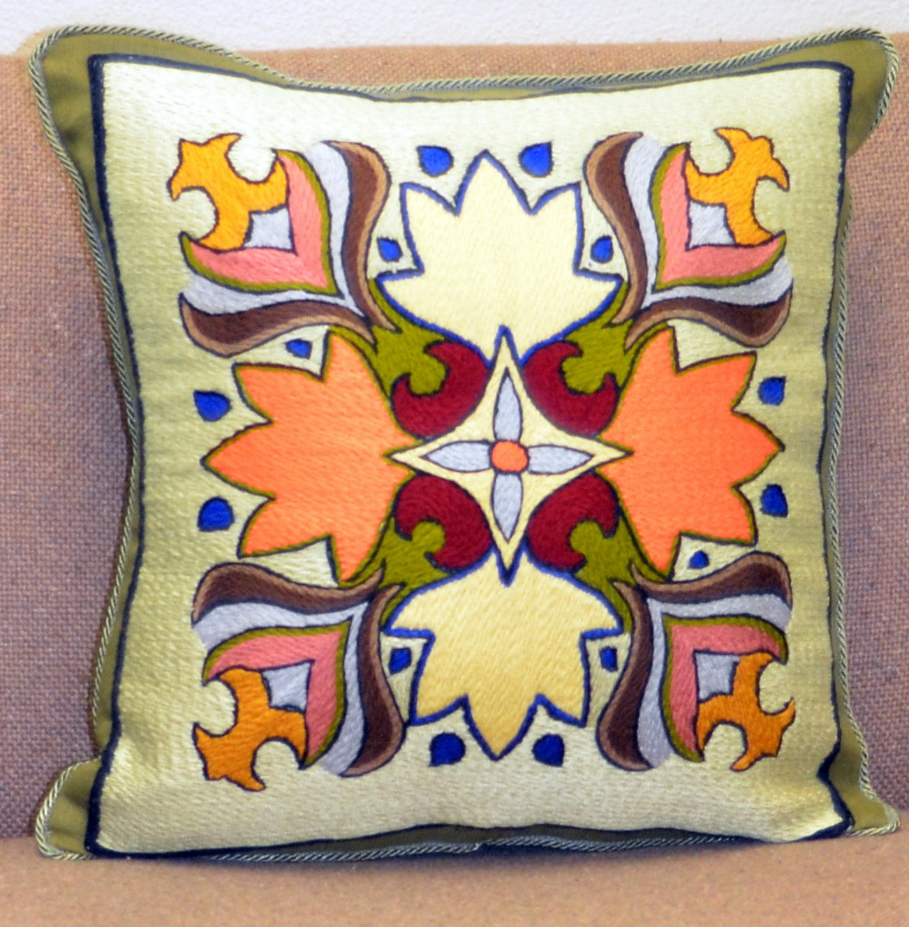 Linen Pillow (Olive green)