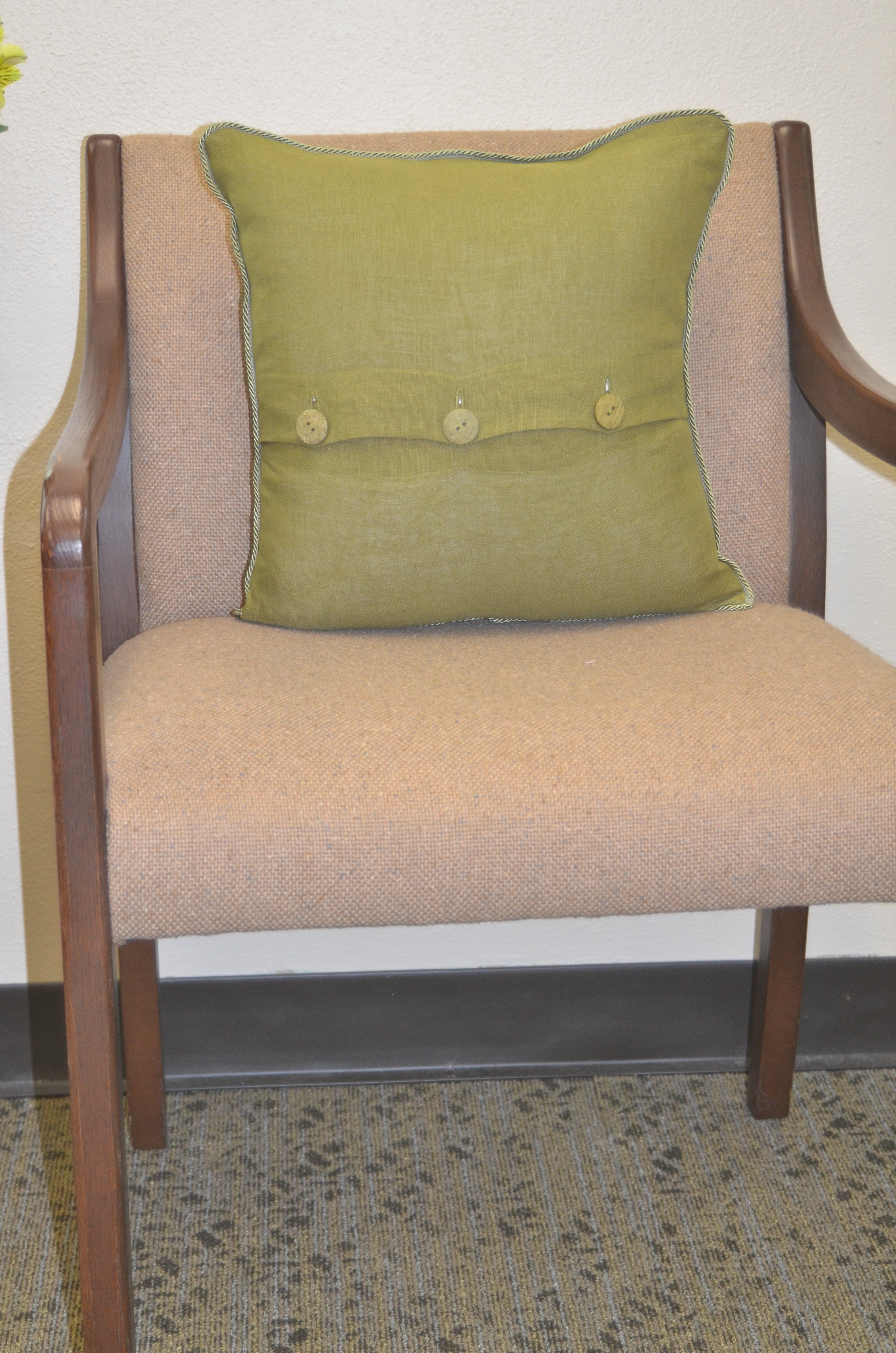 Linen Pillow (Olive green)